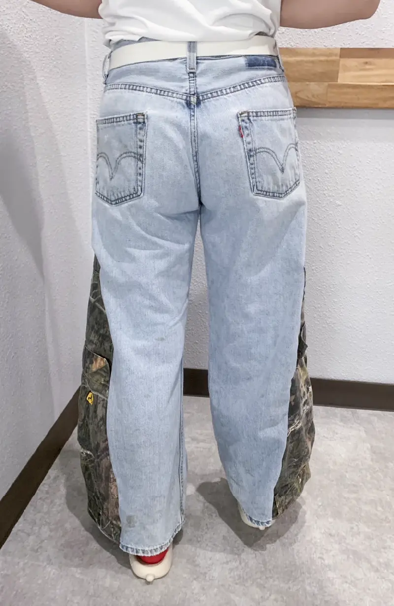 リメイクデニムの背面写真