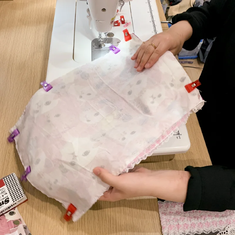 表面と裏面を仮止めした状態