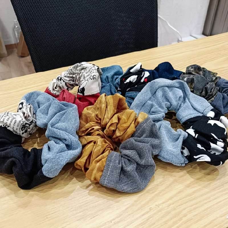 複数の完成したシュシュ
