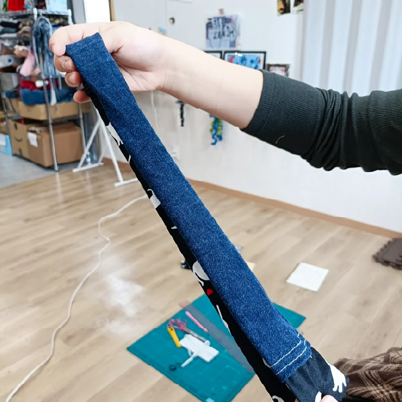 縫製が一旦完了したシュシュ