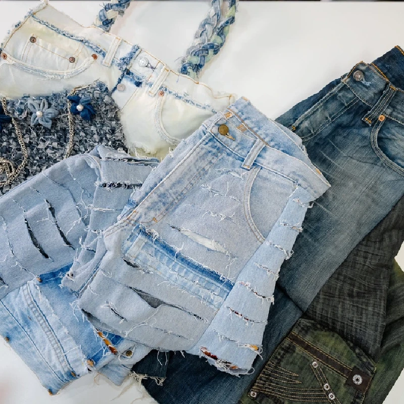 ものづくり業務で制作されたリメイクデニム