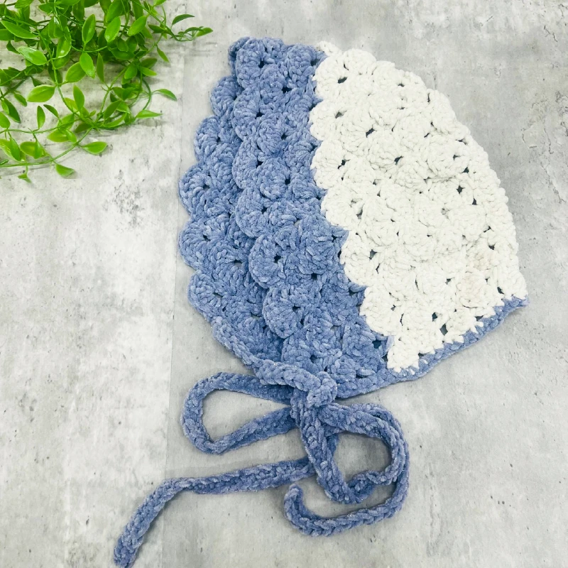 平置きされたニット帽の完成品写真