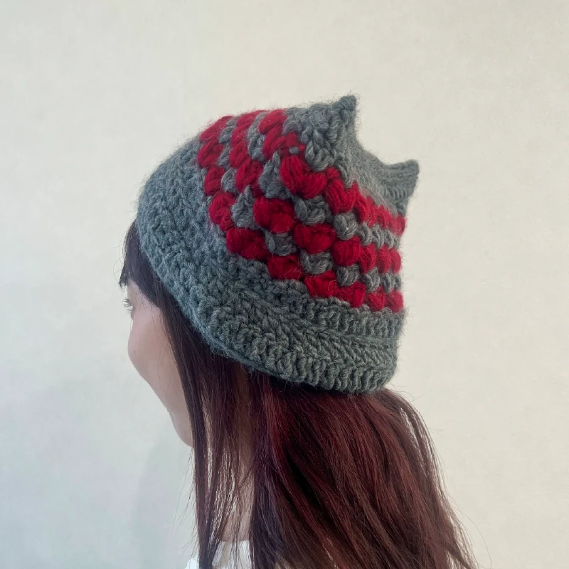 猫耳付きニット帽を実際に被った着用例