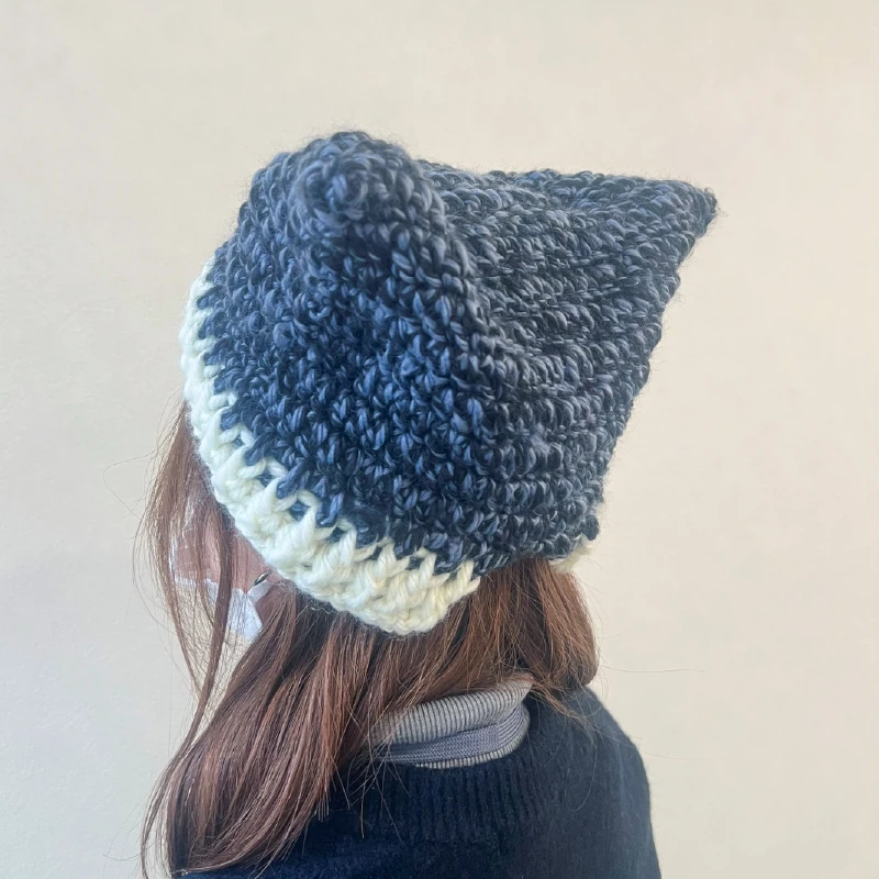 猫耳部分のアップで構造や形状がわかるように写した状態